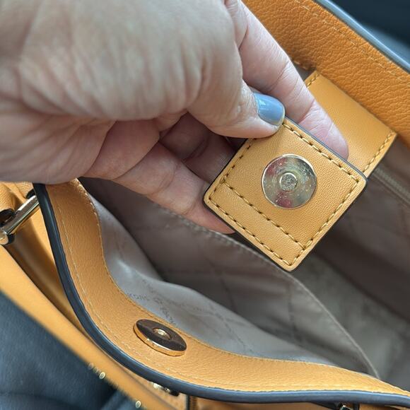 MICHAEL KORS HAMILTON MEDIUM SATCHEL KEY LOCK SHOULDER BAG CIDER YELLOW LEATHER - Picture 7 of 10